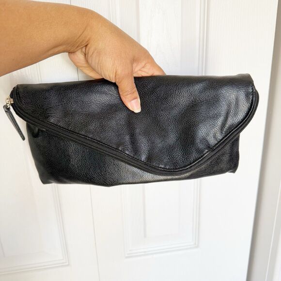 Lulu's Nordstrom Black Bag Clutch Zipper Closure - Picture 11 of 16